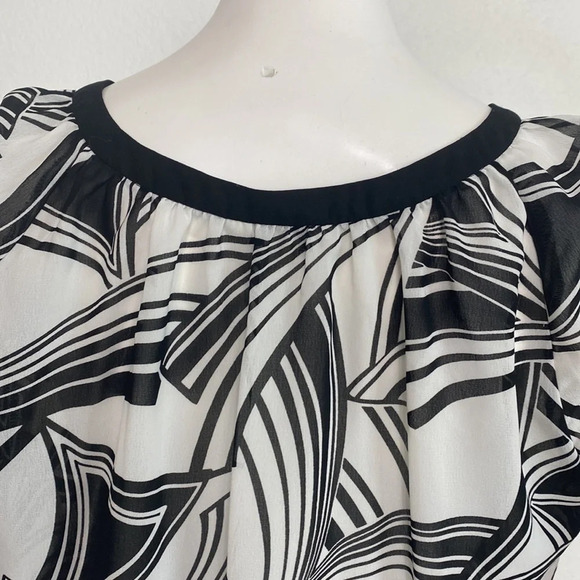 Banana Republic Black & White Geometric Patterned 3/4 Sleeves Cottagecore Top M - Picture 6 of 10